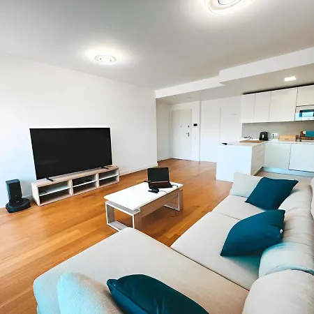 Lux Garden - Best Location ! Apartman *